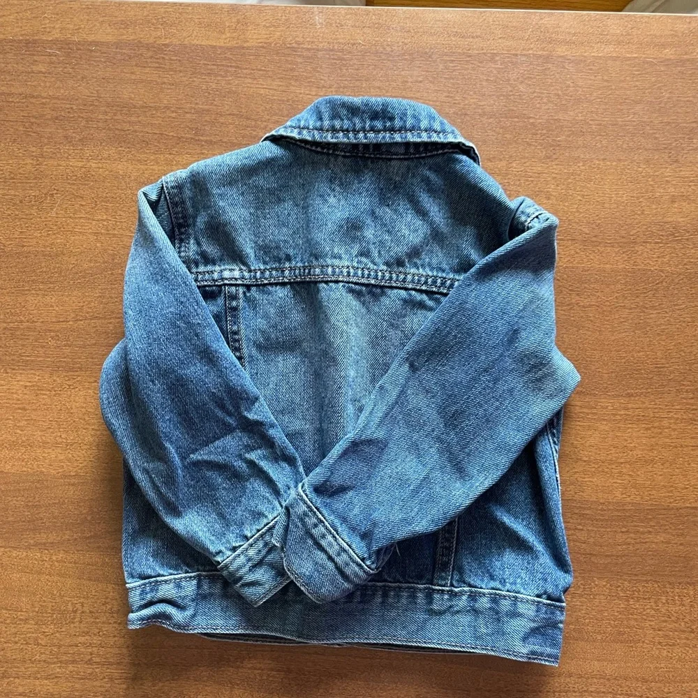 The children’s place toddler denim button up jacket size 2